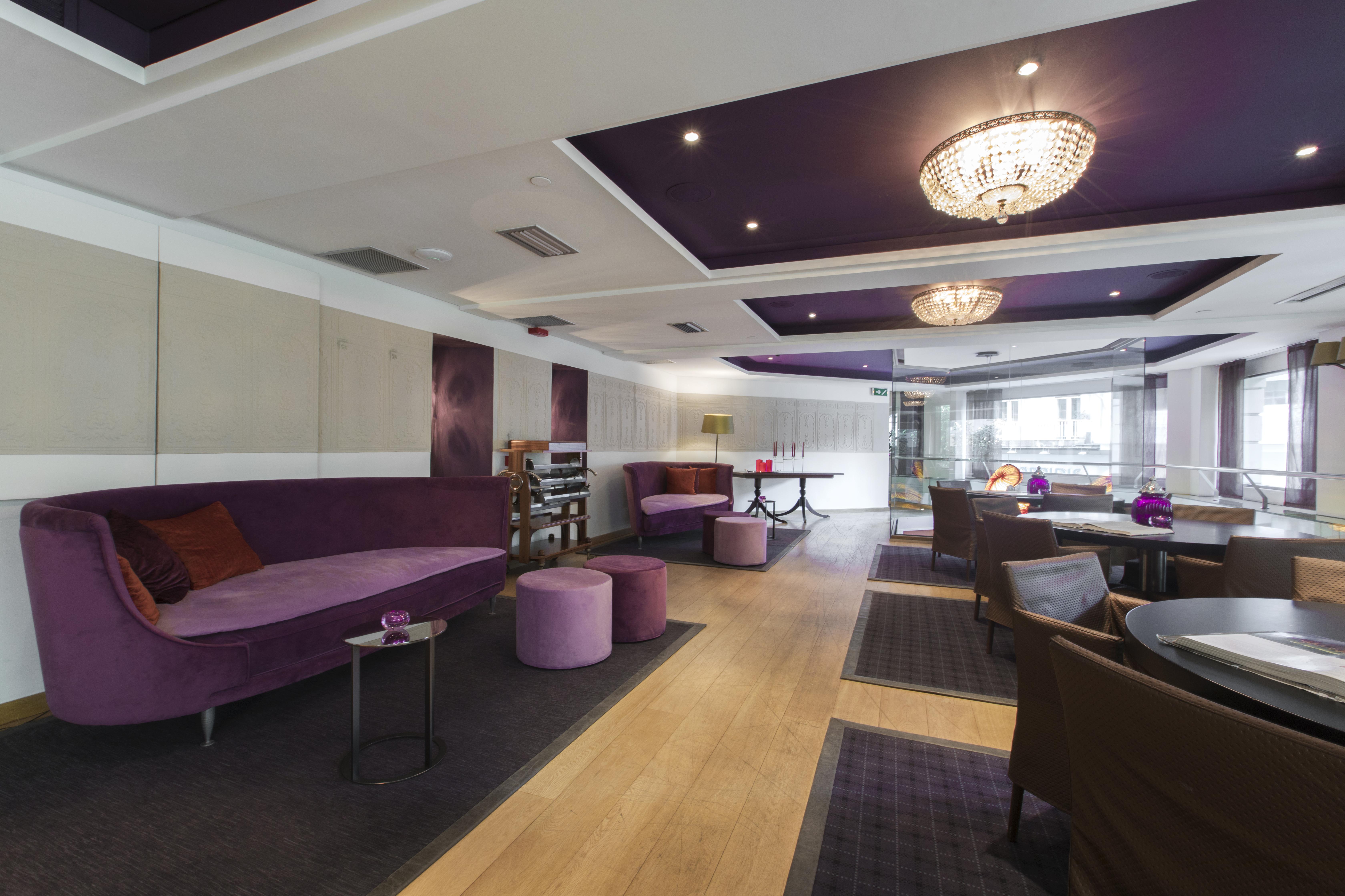 怡东酒店 塞萨洛尼基 外观 照片 The lounge at the airport