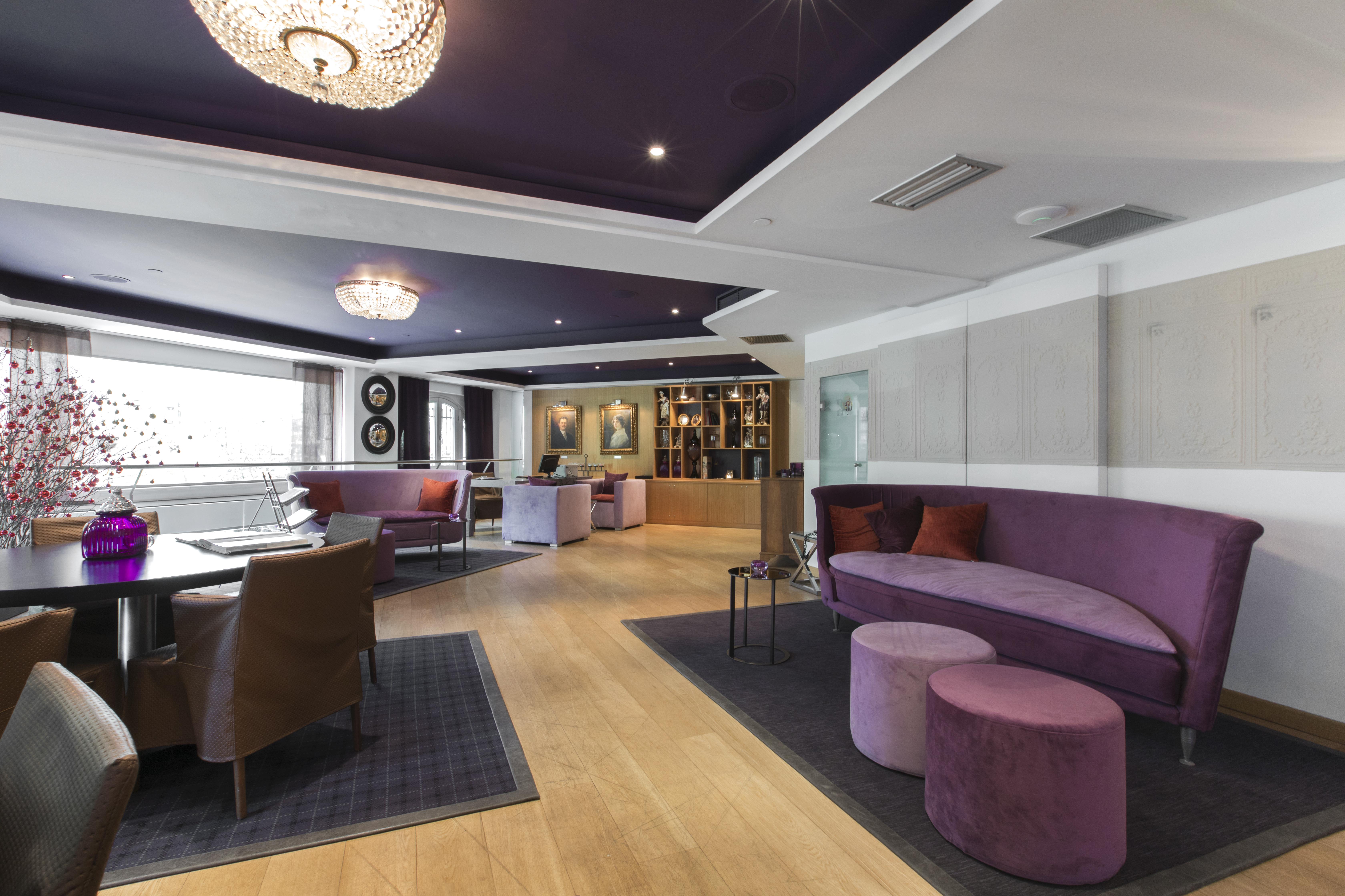怡东酒店 塞萨洛尼基 外观 照片 The lounge at the airport