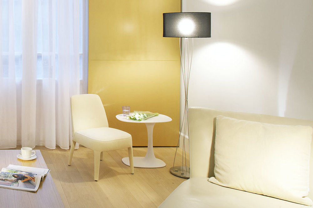 怡东酒店 塞萨洛尼基 外观 照片 Floor lamp